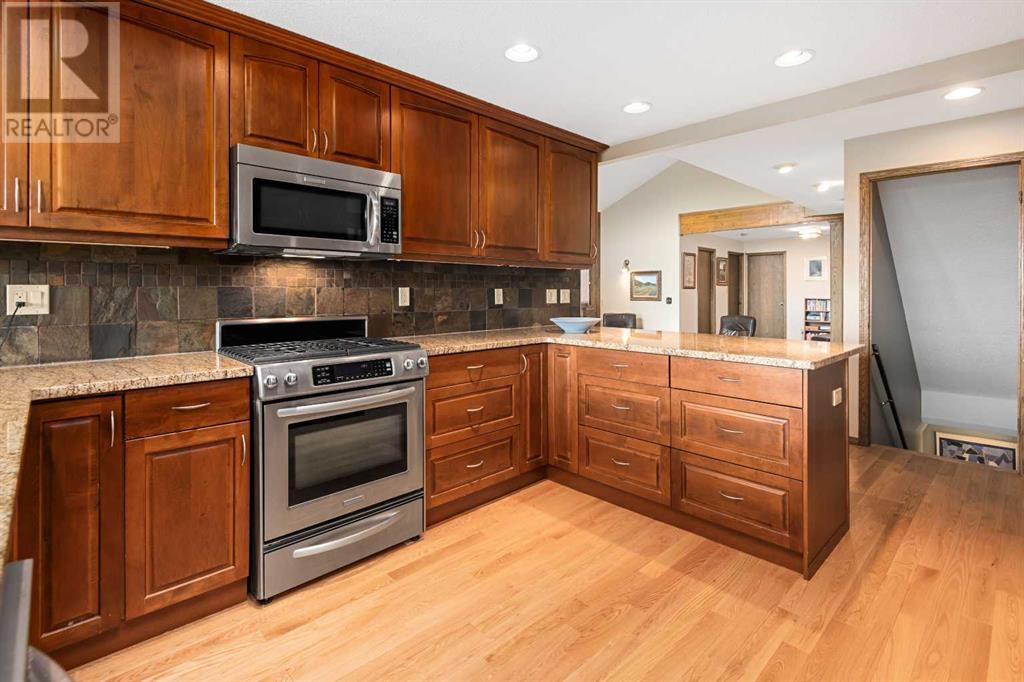 Single Family House for Sale in  Edgepark Rise NW Edgemont Calgary 