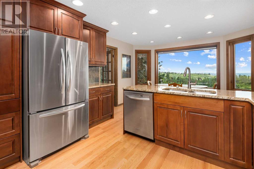 Single Family House for Sale in  Edgepark Rise NW Edgemont Calgary 
