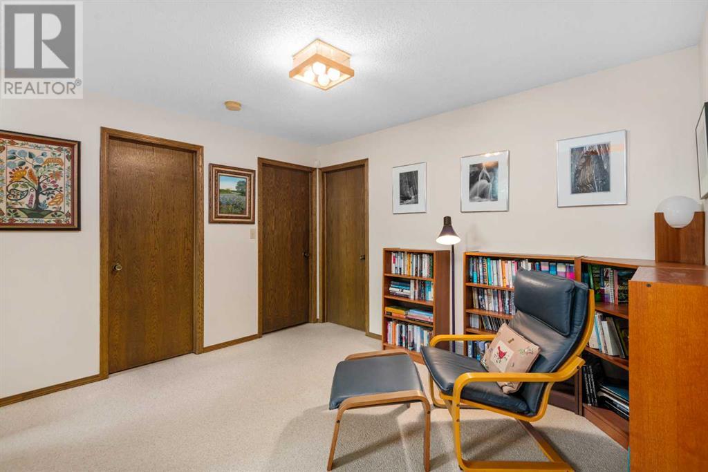 Single Family House for Sale in  Edgepark Rise NW Edgemont Calgary 