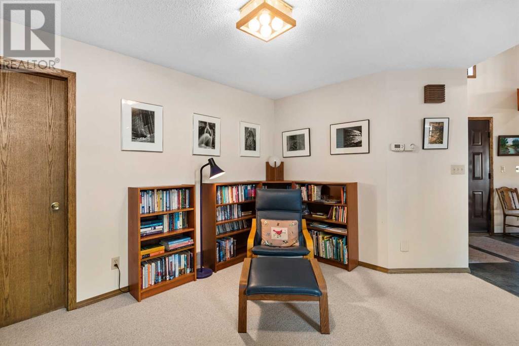 Single Family House for Sale in  Edgepark Rise NW Edgemont Calgary 