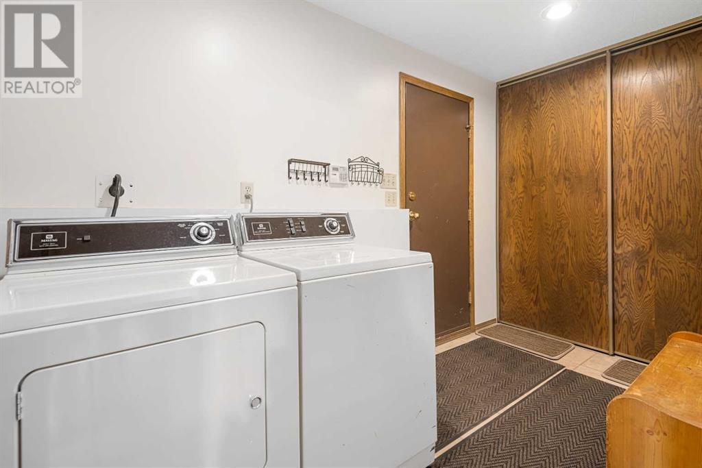 Single Family House for Sale in  Edgepark Rise NW Edgemont Calgary 
