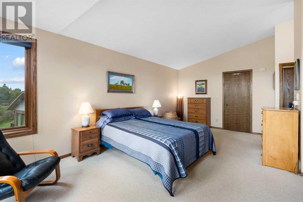 Single Family House for Sale in  Edgepark Rise NW Edgemont Calgary 