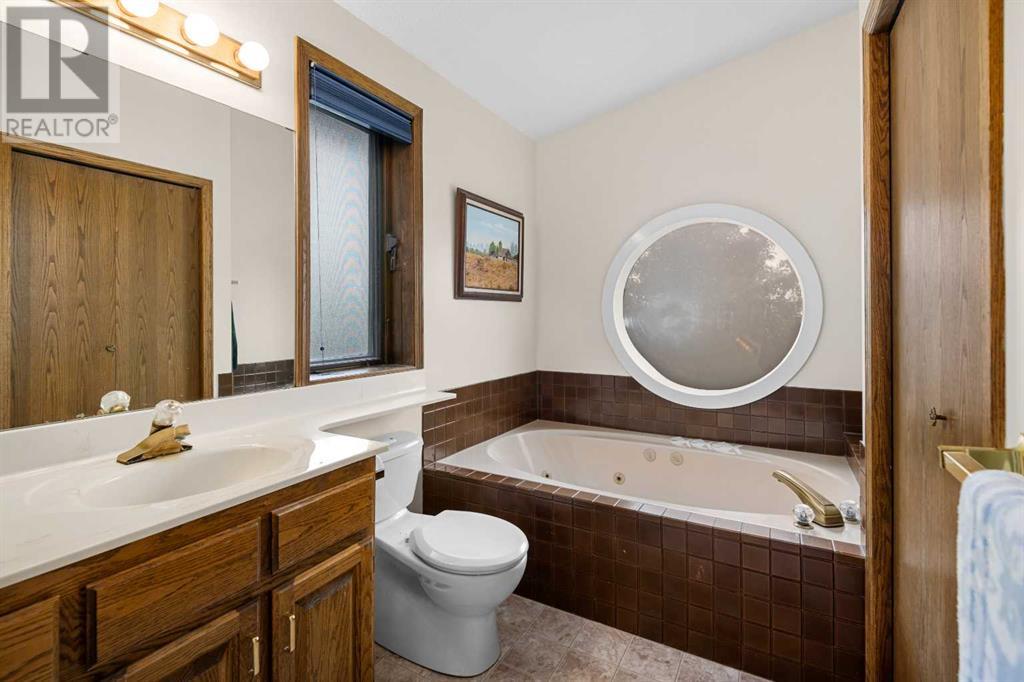 Single Family House for Sale in  Edgepark Rise NW Edgemont Calgary 
