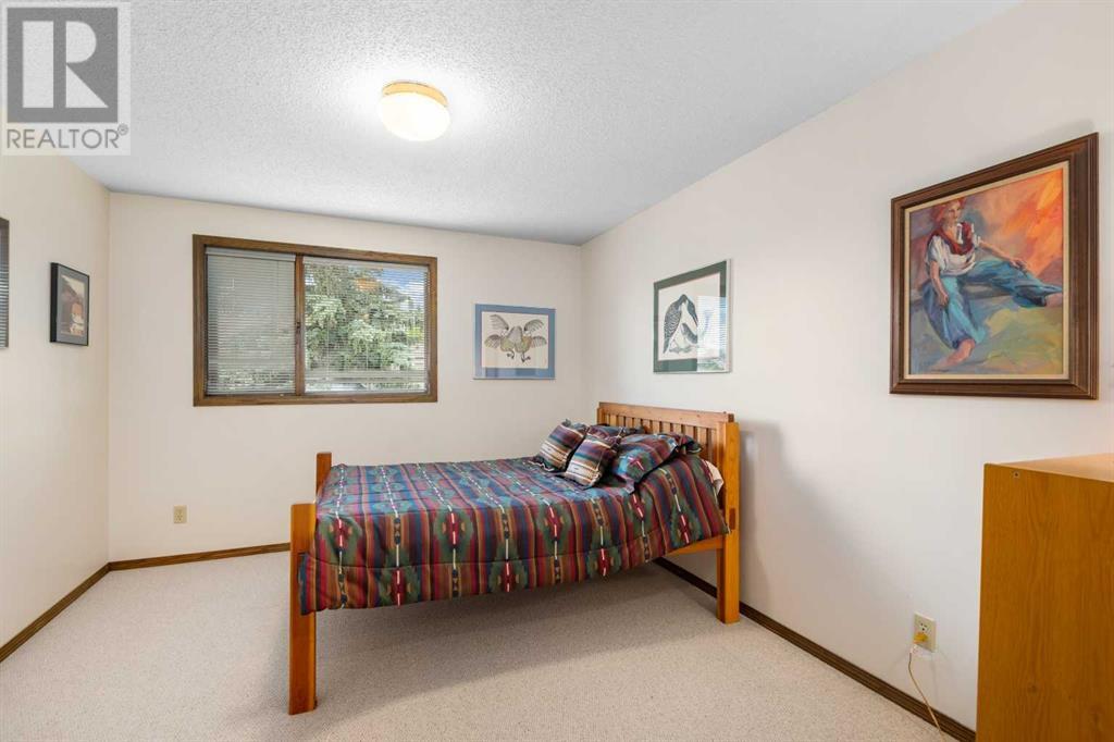 Single Family House for Sale in  Edgepark Rise NW Edgemont Calgary 