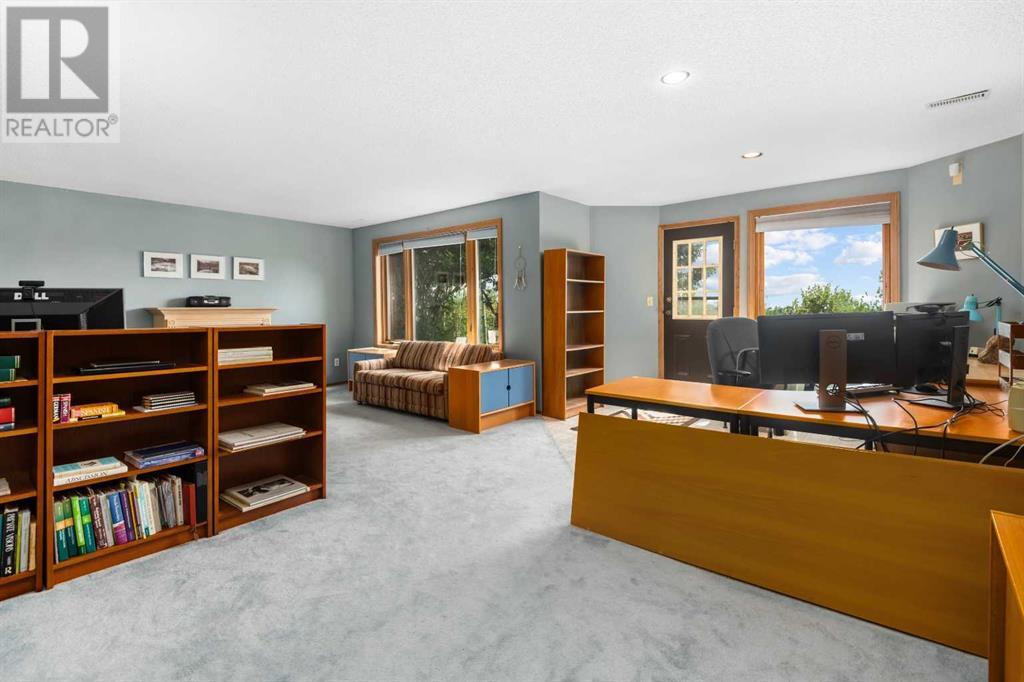 Single Family House for Sale in  Edgepark Rise NW Edgemont Calgary 