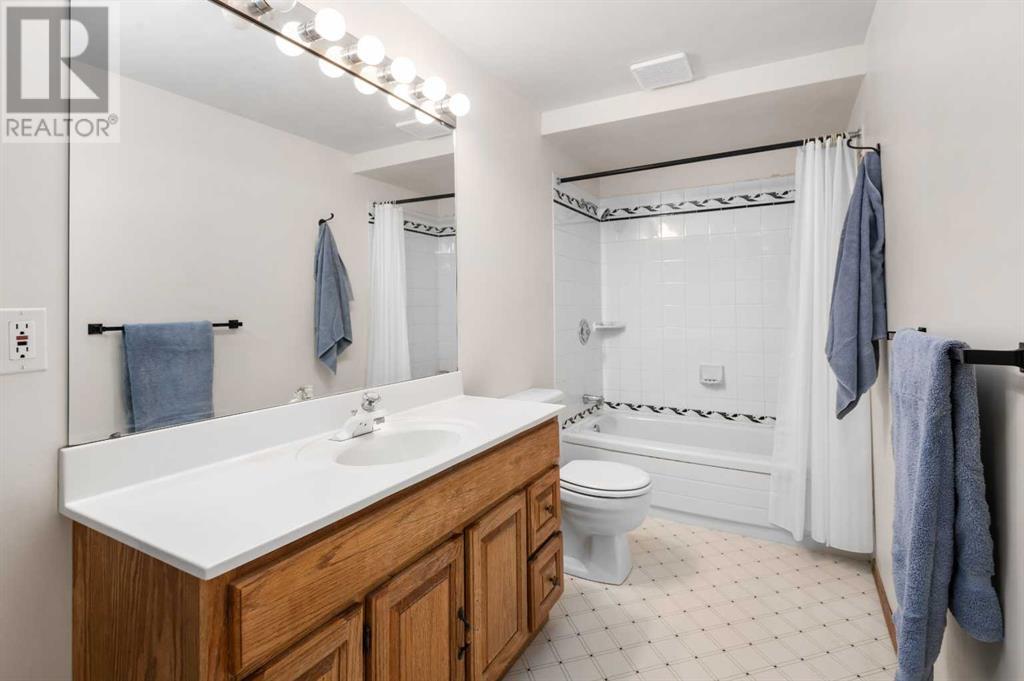 Single Family House for Sale in  Edgepark Rise NW Edgemont Calgary 