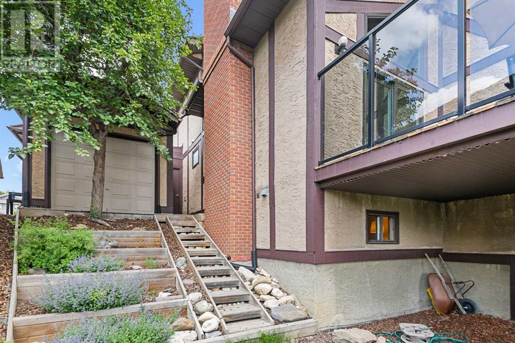 Single Family House for Sale in  Edgepark Rise NW Edgemont Calgary 