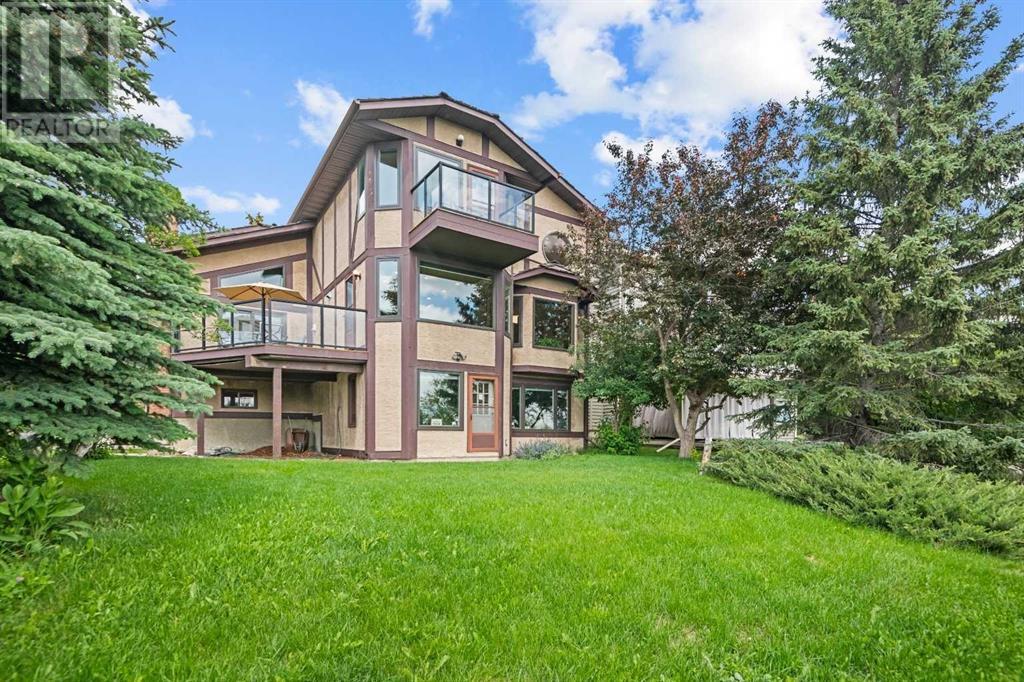 Single Family House for Sale in  Edgepark Rise NW Edgemont Calgary 
