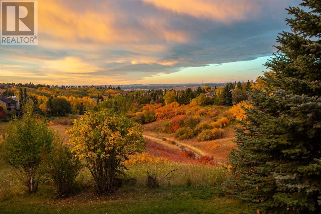 Single Family House for Sale in  Edgepark Rise NW Edgemont Calgary 