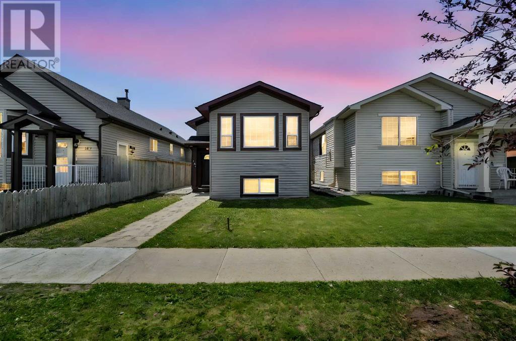 Single Family House Bi-level for Sale in  Taravista Drive NE Taradale Calgary 