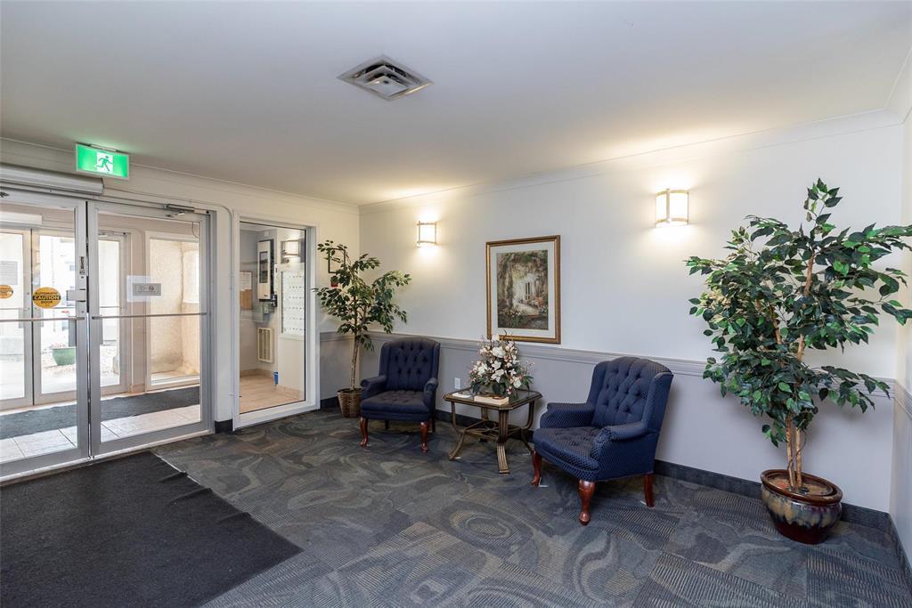 Photo 2 of 112 500 Cathcart Street, Winnipeg MB