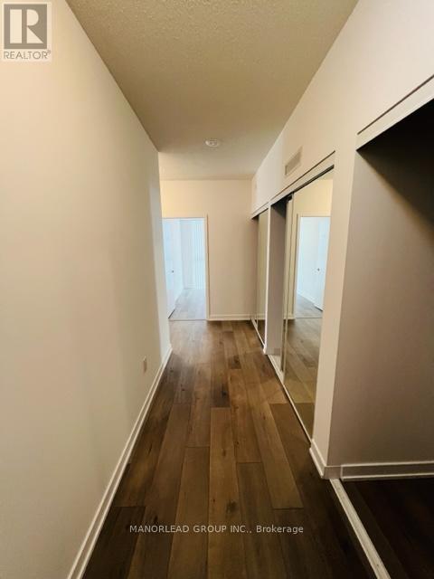 Photo 8 of 912 38 Honeycrisp Crescent, Vaughan ON
