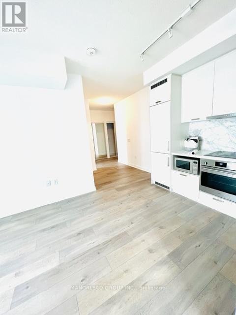Photo 19 of 912 38 Honeycrisp Crescent, Vaughan ON