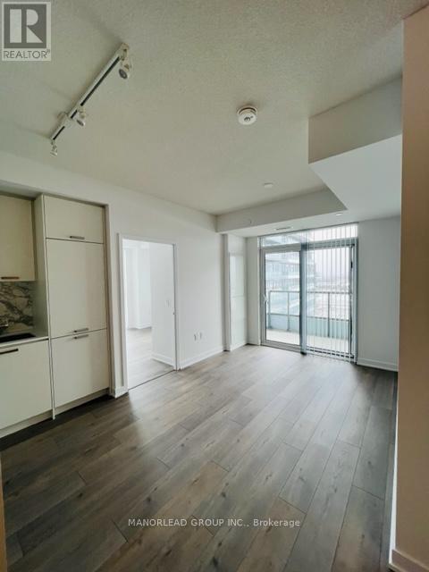 Photo 12 of 912 38 Honeycrisp Crescent, Vaughan ON
