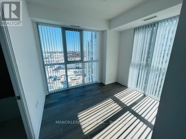 Photo 16 of 912 38 Honeycrisp Crescent, Vaughan ON