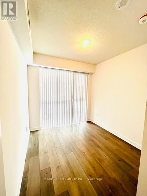 Photo 9 of 912 38 Honeycrisp Crescent, Vaughan ON