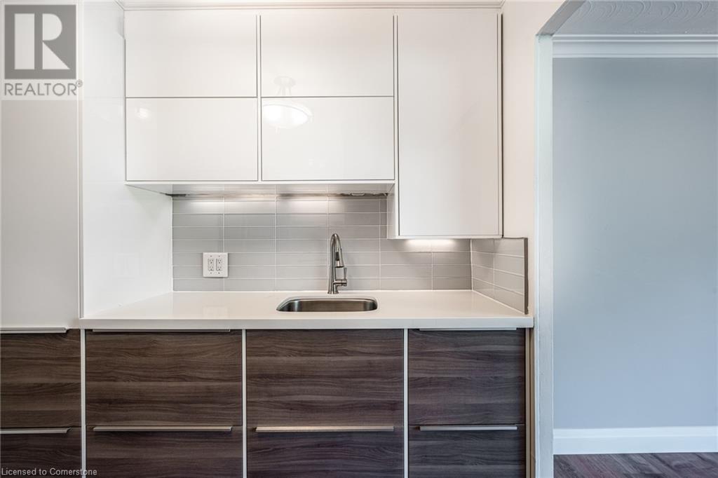 Photo 12 of 2052 Courtland Drive Unit 403, Burlington ON