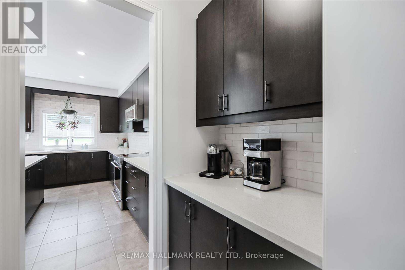 Photo 15 of 195 Danny Wheeler Boulevard, Georgina ON