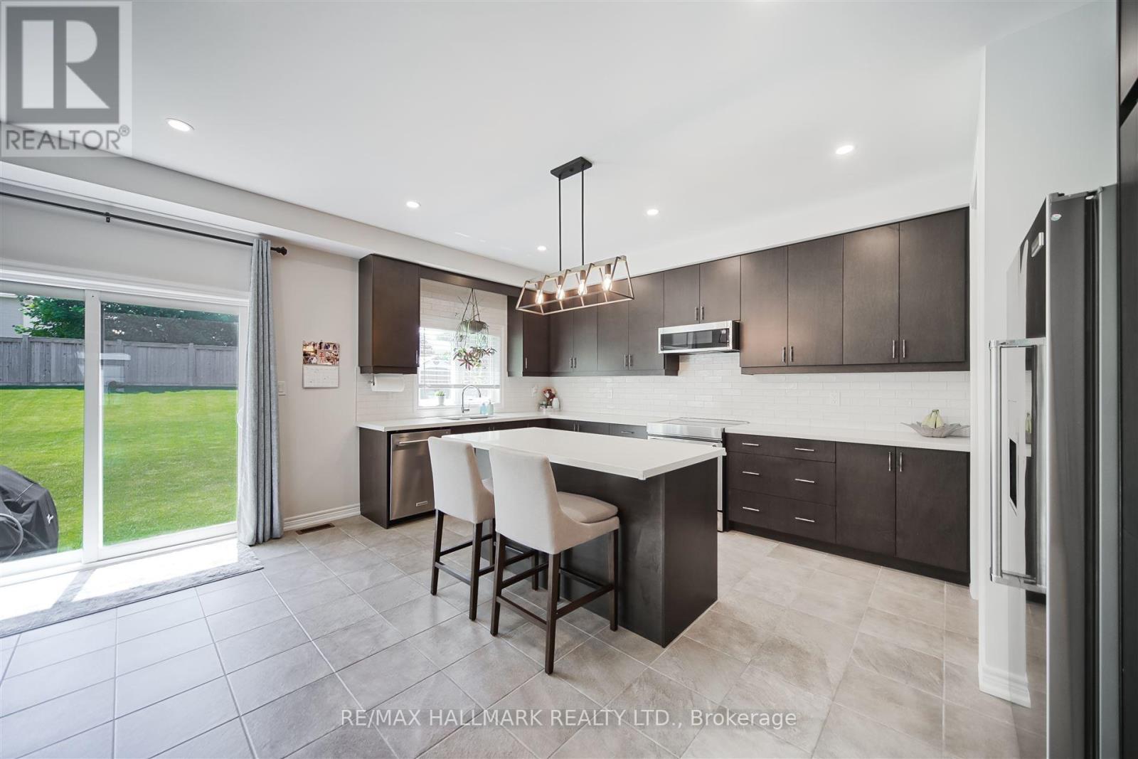 Photo 43 of 195 Danny Wheeler Boulevard, Georgina ON