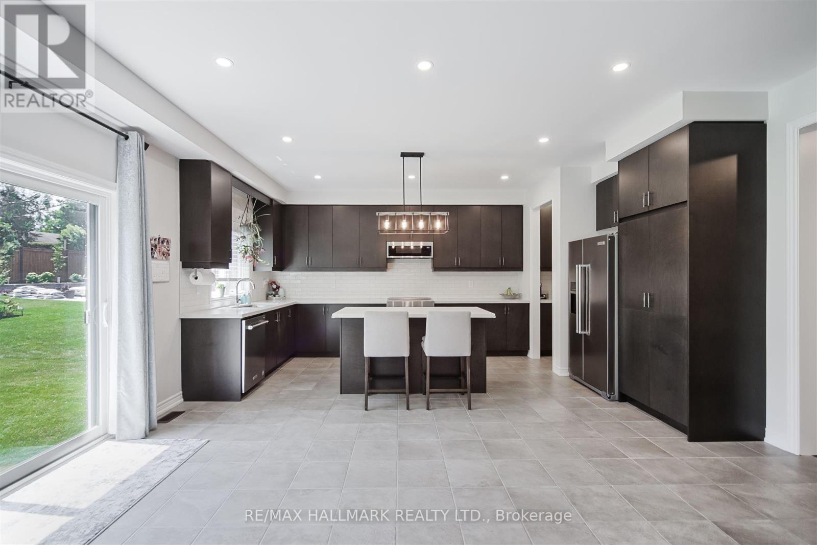 Photo 7 of 195 Danny Wheeler Boulevard, Georgina ON