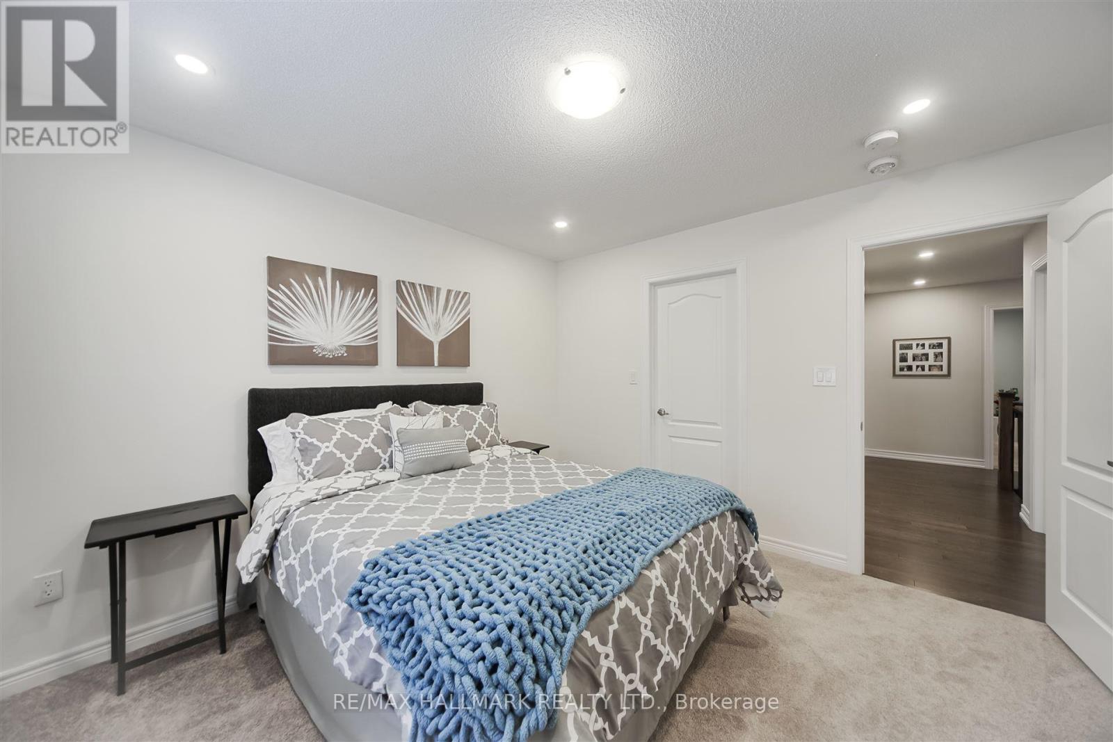 Photo 16 of 195 Danny Wheeler Boulevard, Georgina ON