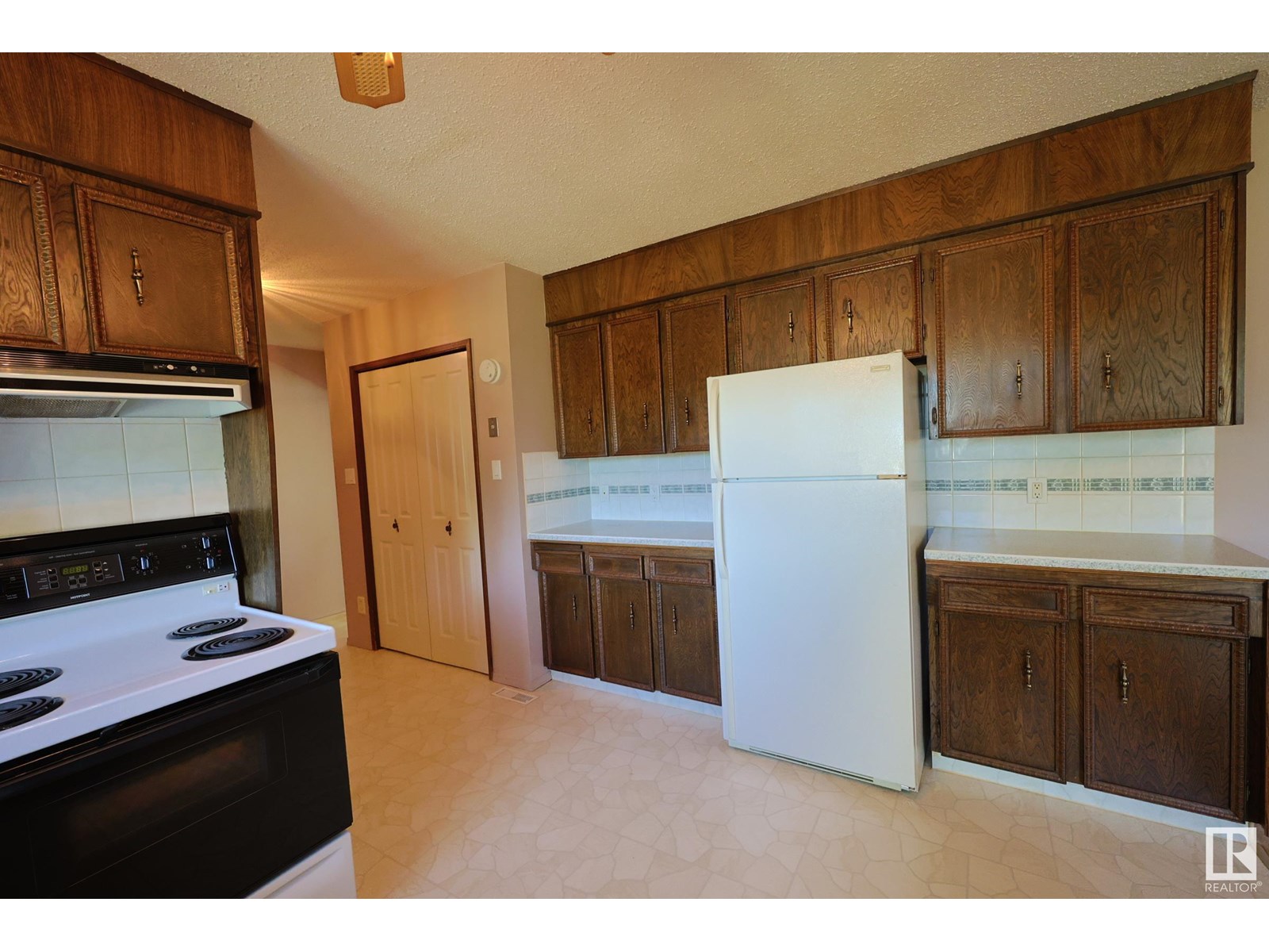 Photo 16 of 61 24213 Twp Road 554, Rural Sturgeon County AB