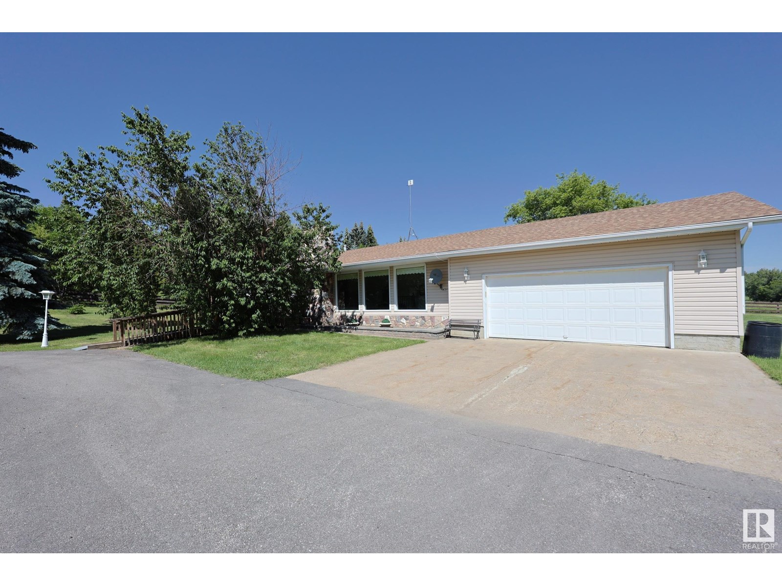 Photo 41 of 61 24213 Twp Road 554, Rural Sturgeon County AB