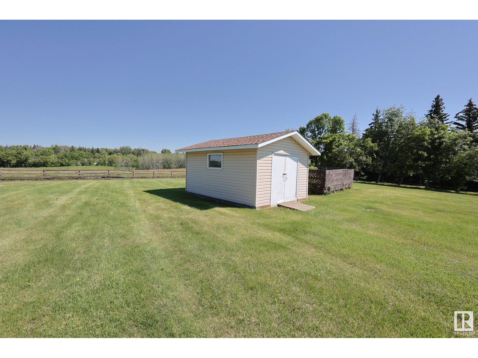 Photo 44 of 61 24213 Twp Road 554, Rural Sturgeon County AB