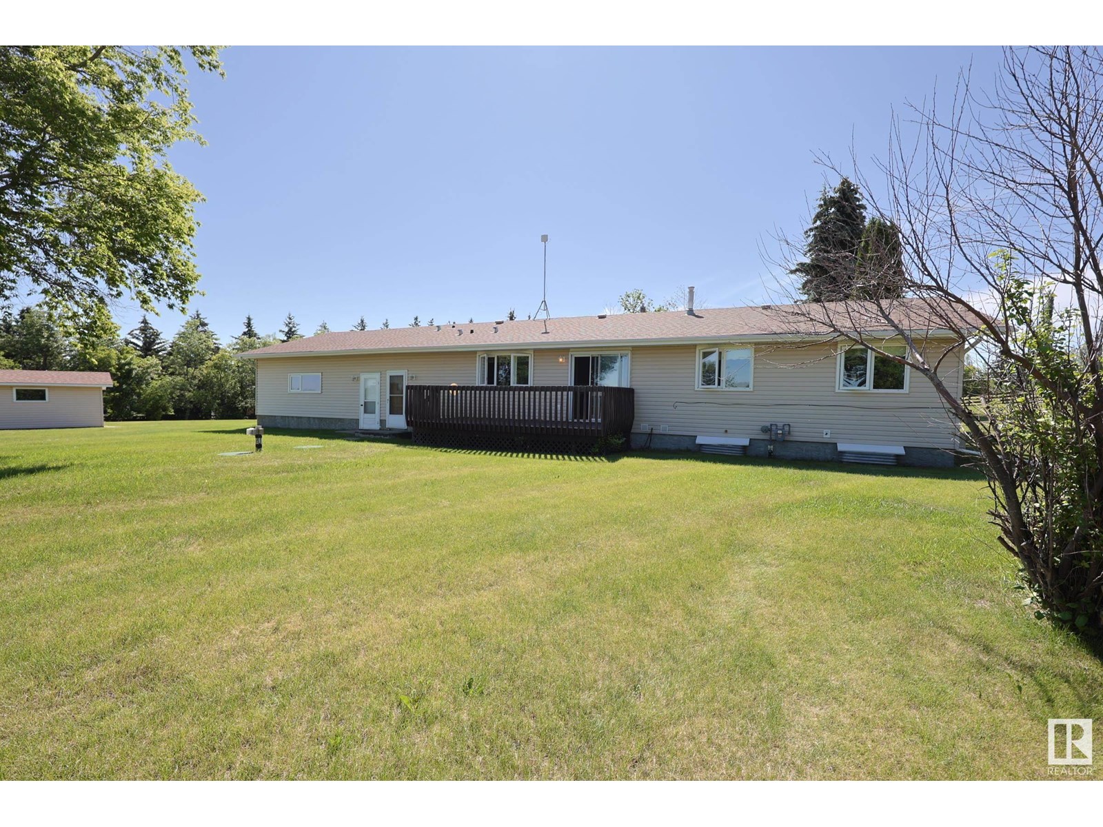 Photo 47 of 61 24213 Twp Road 554, Rural Sturgeon County AB