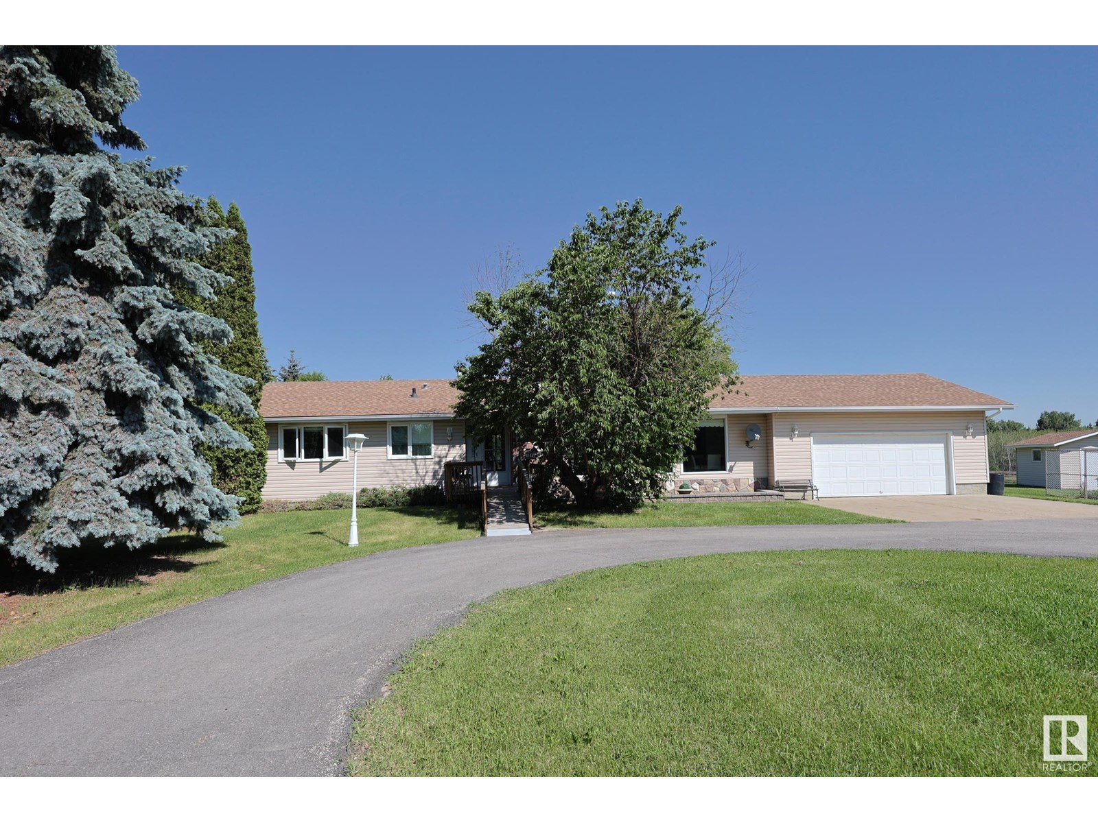 Photo 7 of 61 24213 Twp Road 554, Rural Sturgeon County AB