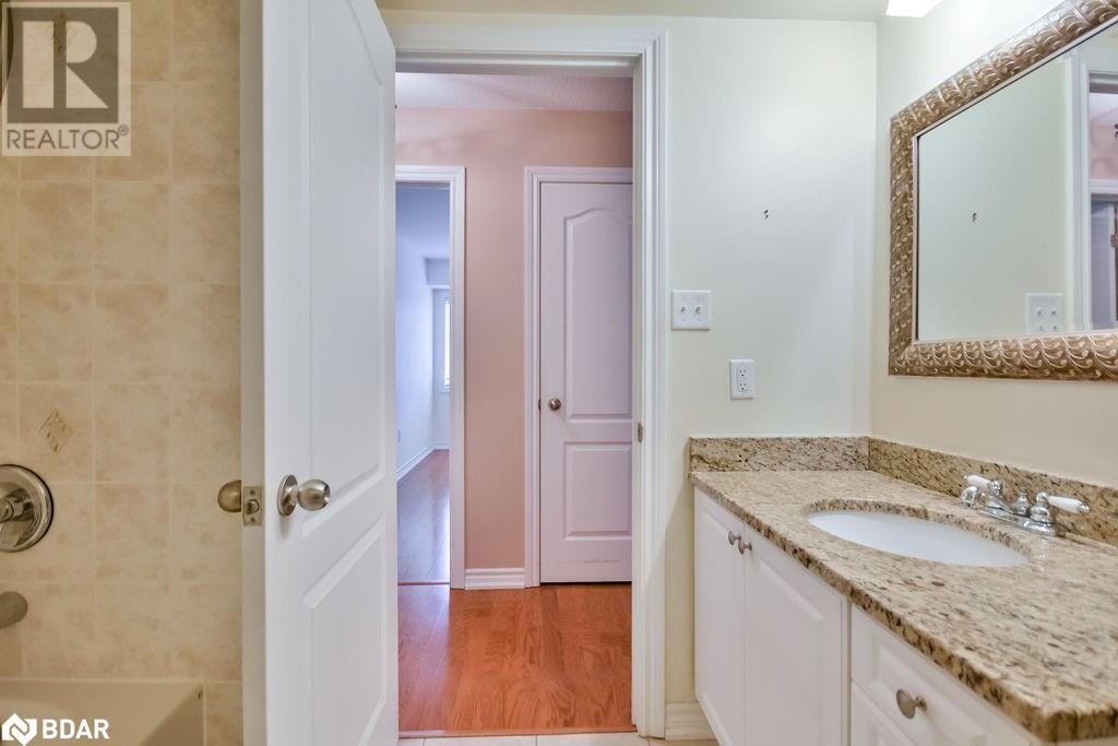 Photo 16 of 39 Coulter Street Unit 14, Barrie ON