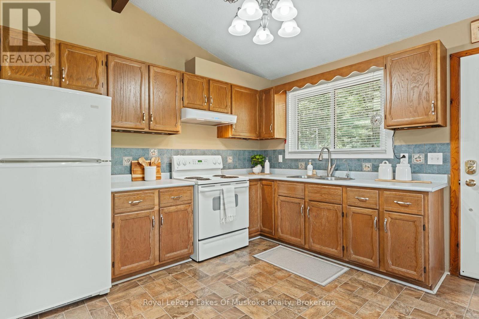 Photo 6 of 1035 Atkins Lake Road, Bracebridge ON