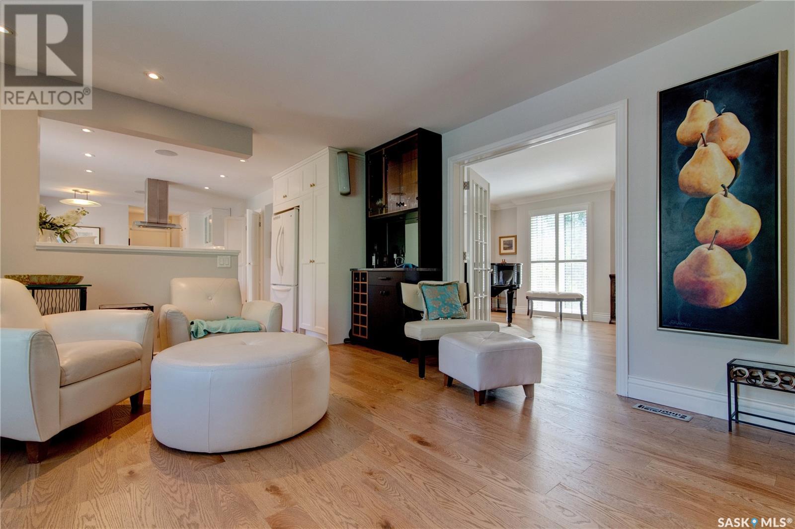 Single Family House 2 Level for Sale in  LOWRY PLACE Regina 