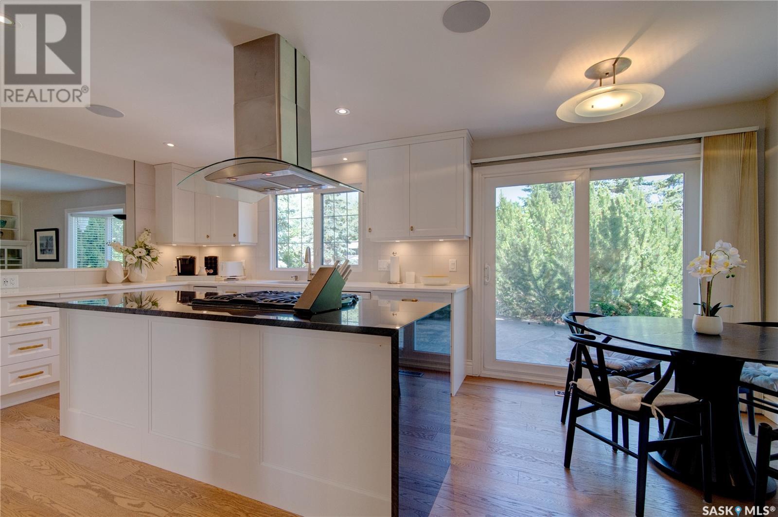 Single Family House 2 Level for Sale in  LOWRY PLACE Regina 