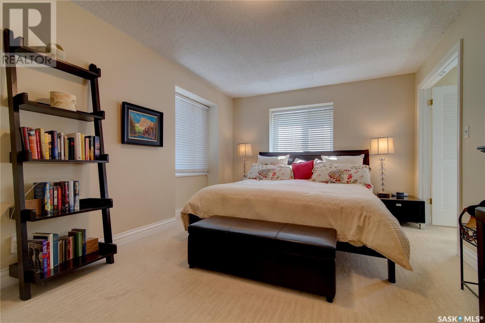 Single Family House 2 Level for Sale in  LOWRY PLACE Regina 