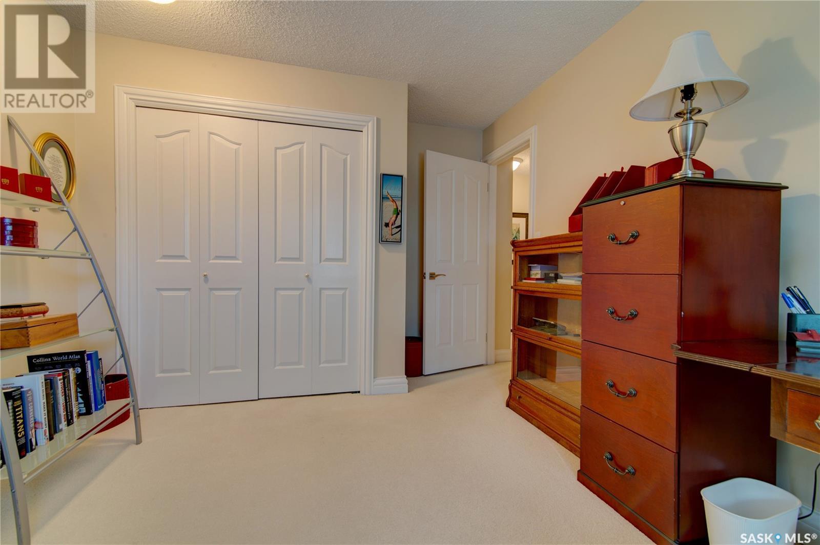 Single Family House 2 Level for Sale in  LOWRY PLACE Regina 