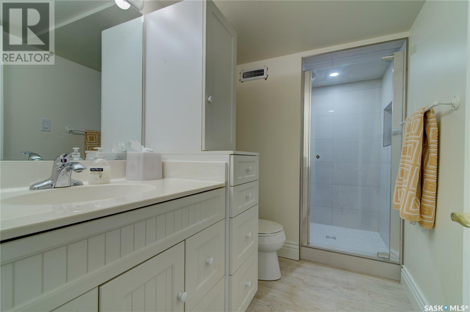 14 LOWRY PLACE, Regina, Saskatchewan