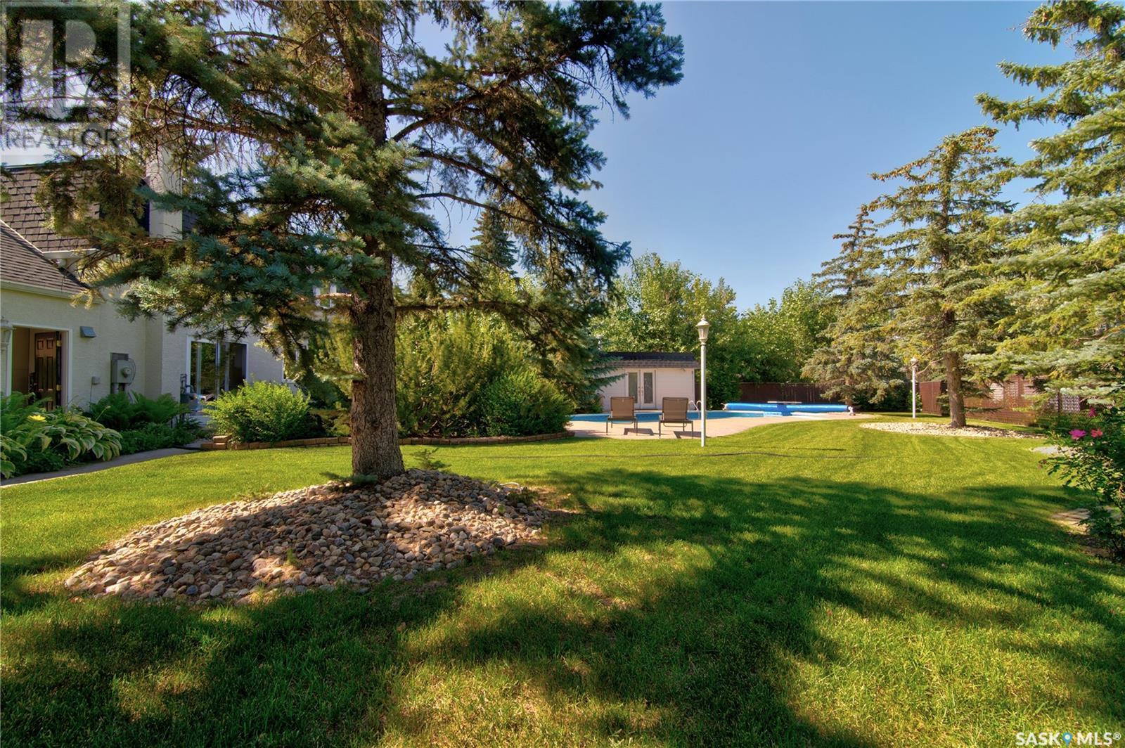 Single Family House 2 Level for Sale in  LOWRY PLACE Regina 