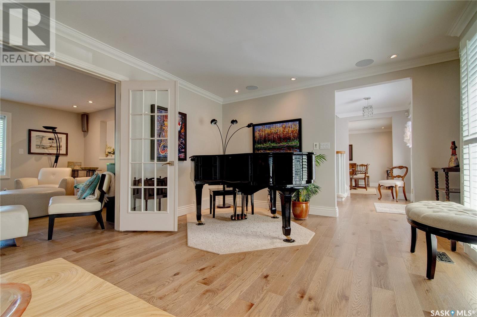 Single Family House 2 Level for Sale in  LOWRY PLACE Regina 