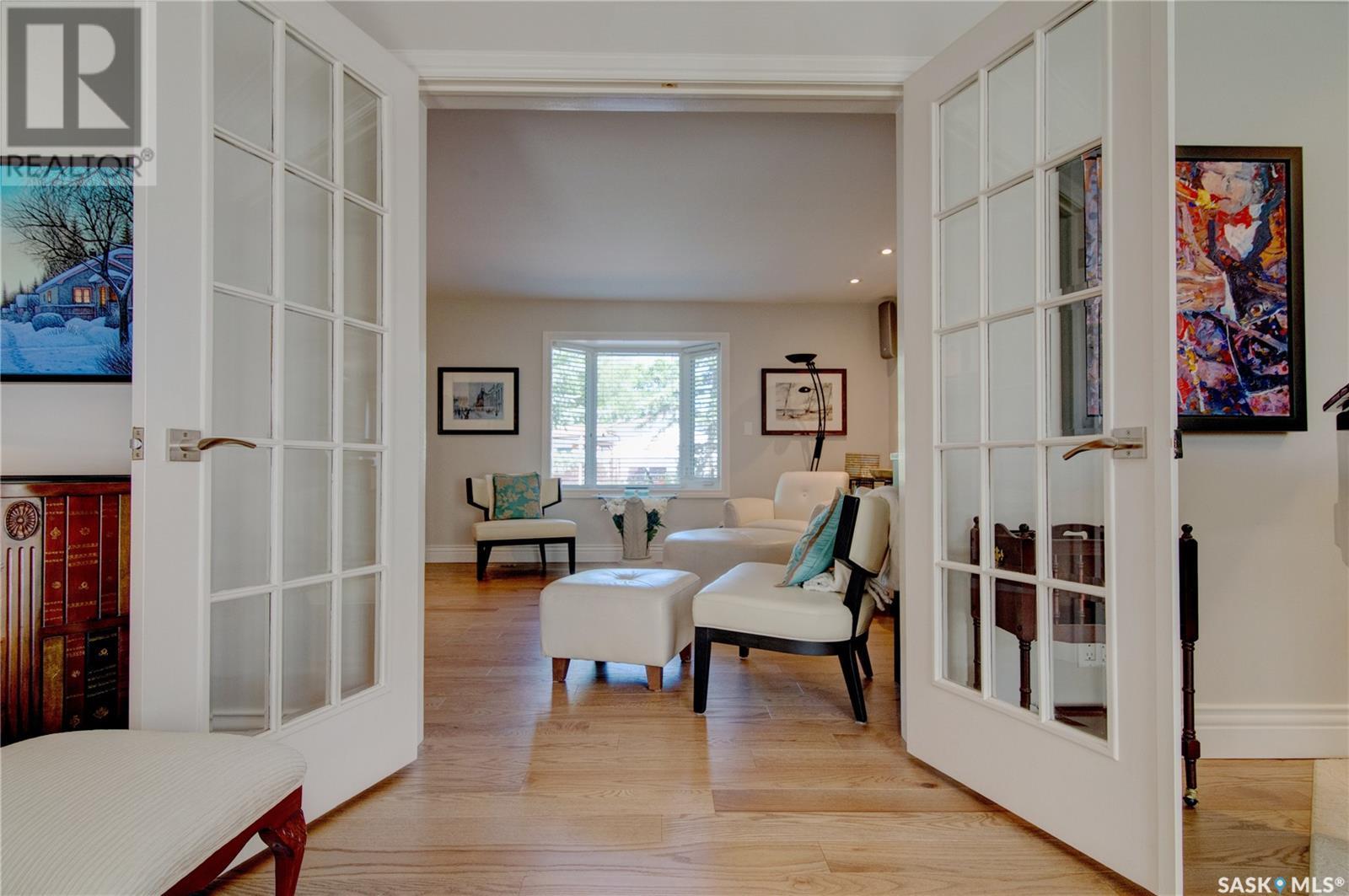 Single Family House 2 Level for Sale in  LOWRY PLACE Regina 