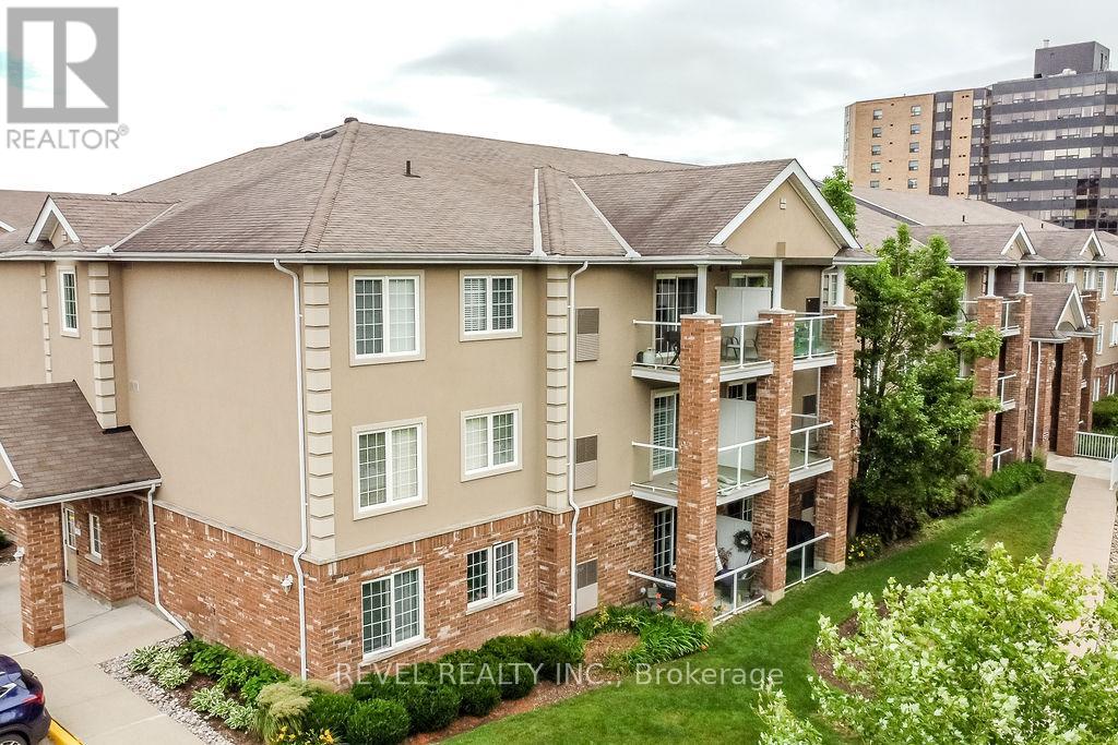 Photo 29 of 14 39 Coulter Street, Barrie ON