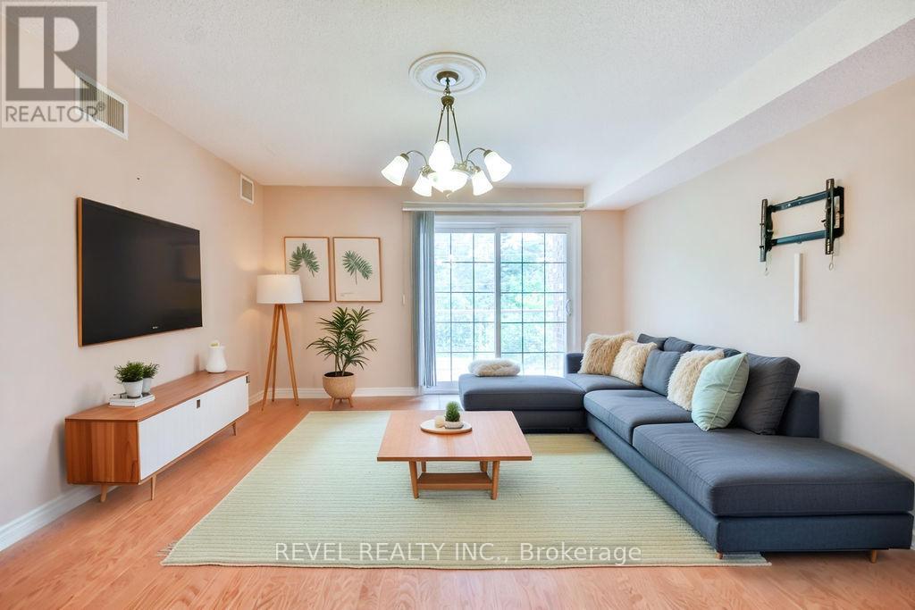 Photo 7 of 14 39 Coulter Street, Barrie ON