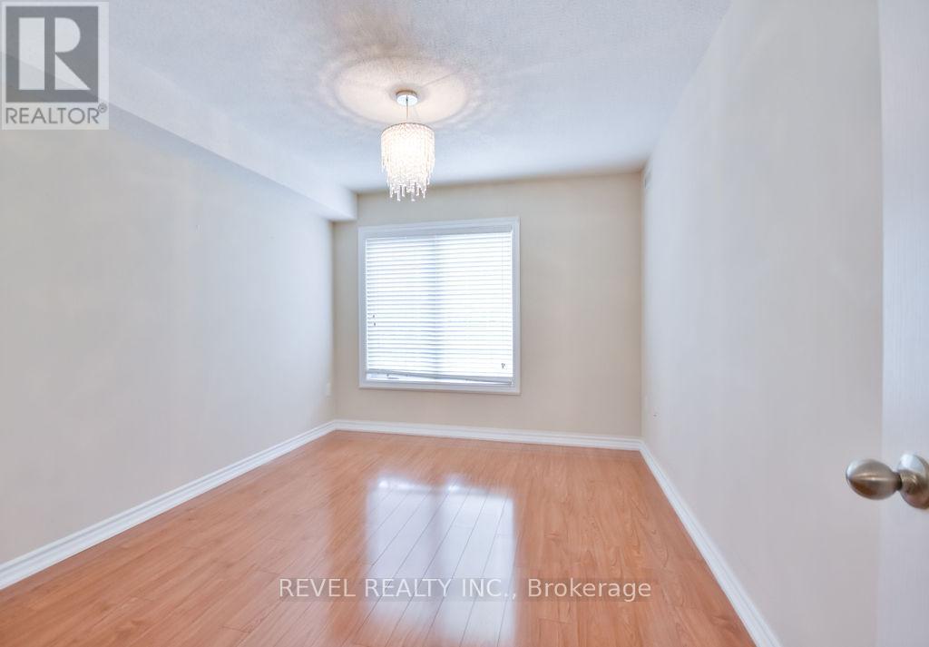 Photo 3 of 14 39 Coulter Street, Barrie ON