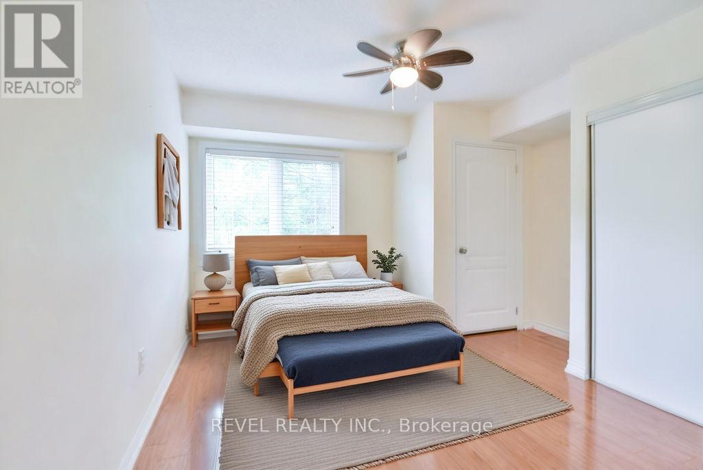 Photo 4 of 14 39 Coulter Street, Barrie ON