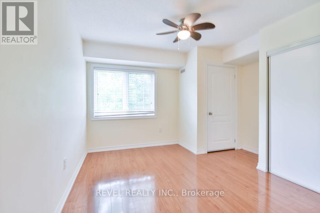 Photo 2 of 14 39 Coulter Street, Barrie ON