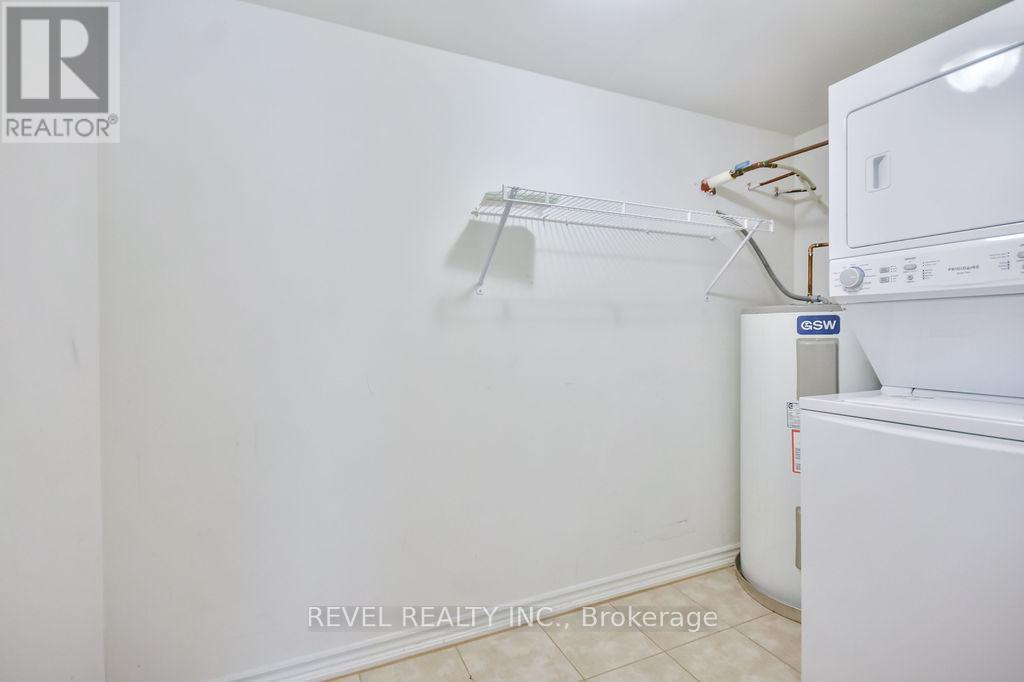 Photo 12 of 14 39 Coulter Street, Barrie ON