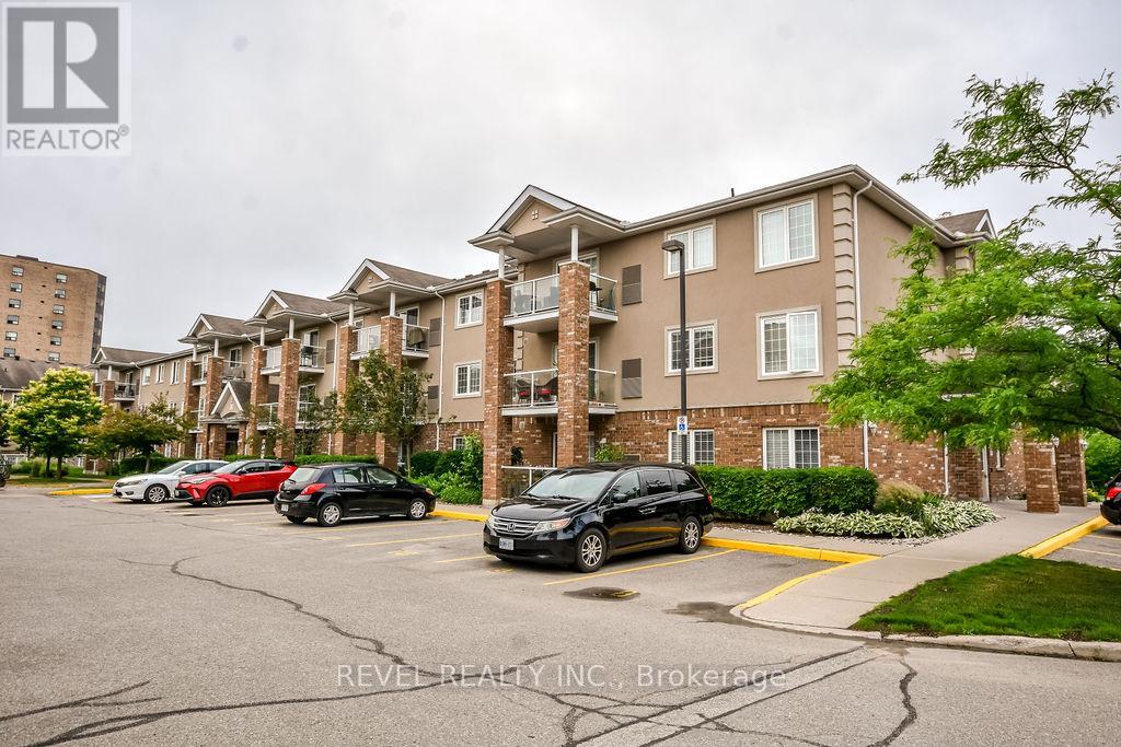 Photo 30 of 14 39 Coulter Street, Barrie ON