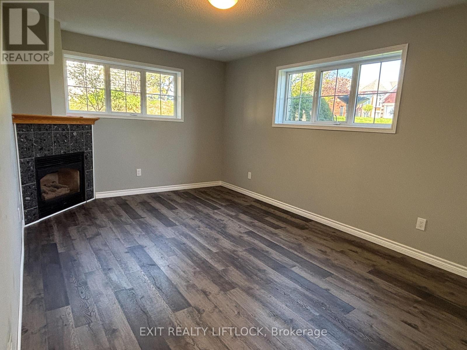 Photo 16 of 1018 Baker Street, Peterborough North ON