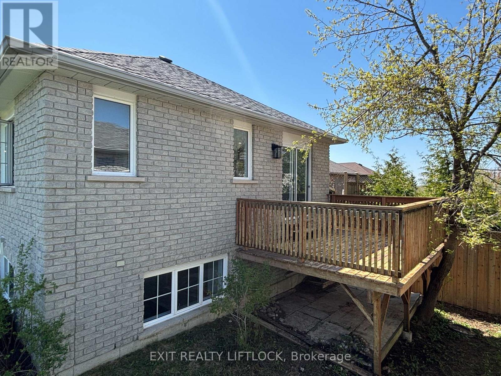 Photo 25 of 1018 Baker Street, Peterborough North ON