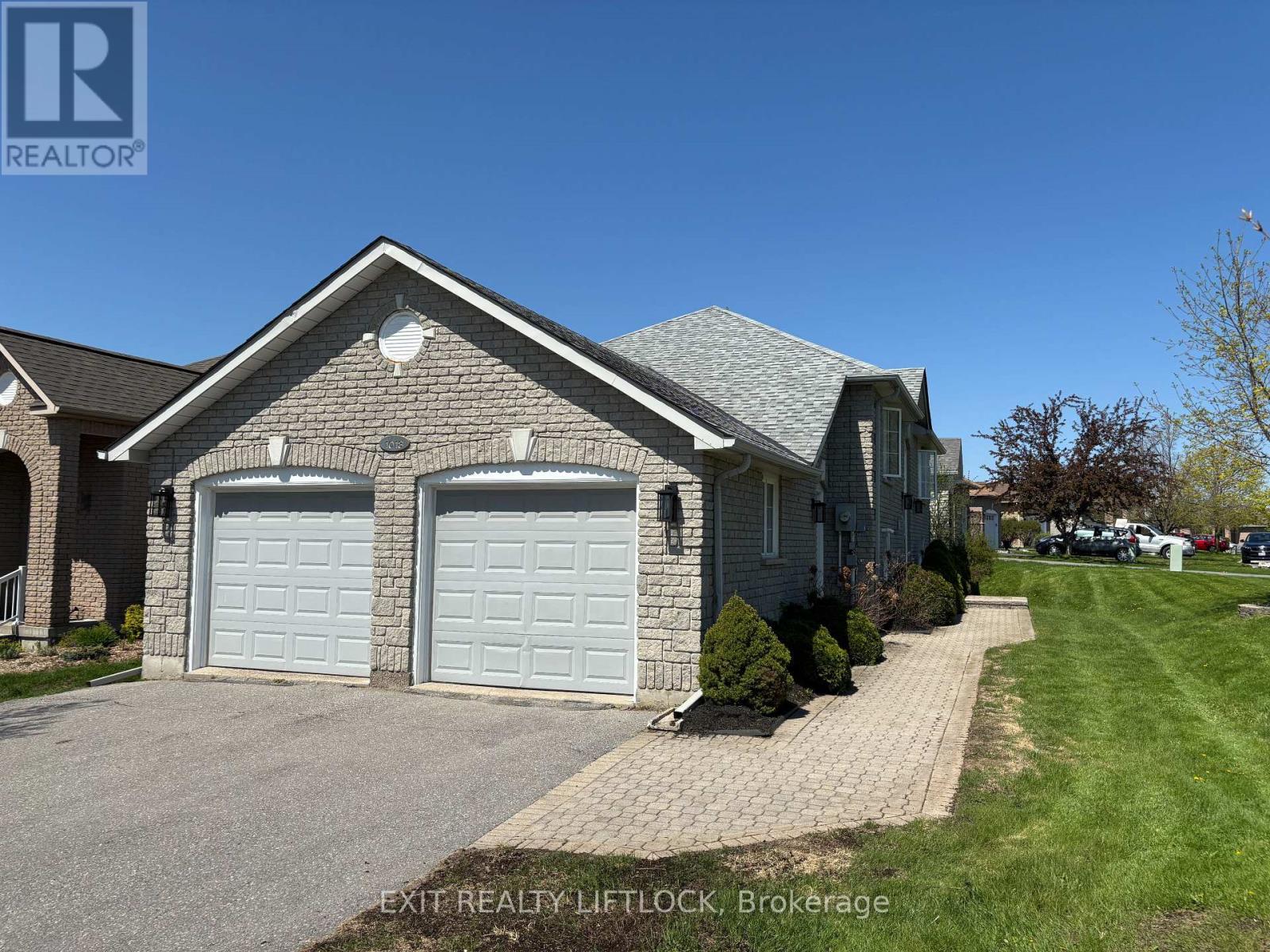 Photo 26 of 1018 Baker Street, Peterborough North ON
